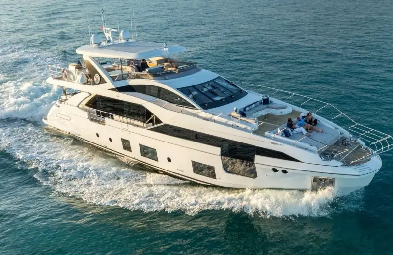 Azimut Grande 27 Azimut Grande 27 yacht for charter